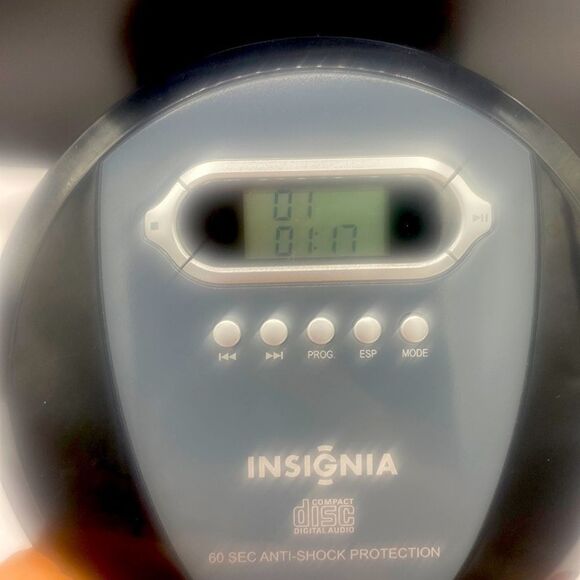 INSIGNIA COMPACT DISC (CD) AUDIO PLAYER - Picture 3 of 12